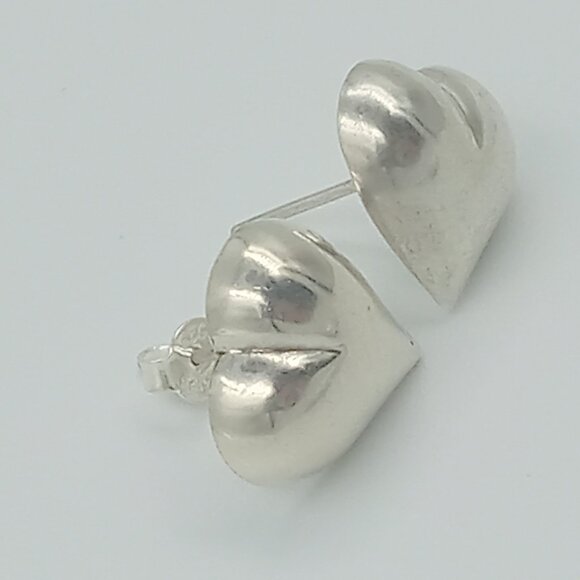 Vintage Sterling Silver Puff Heart Earrings - Picture 4 of 10
